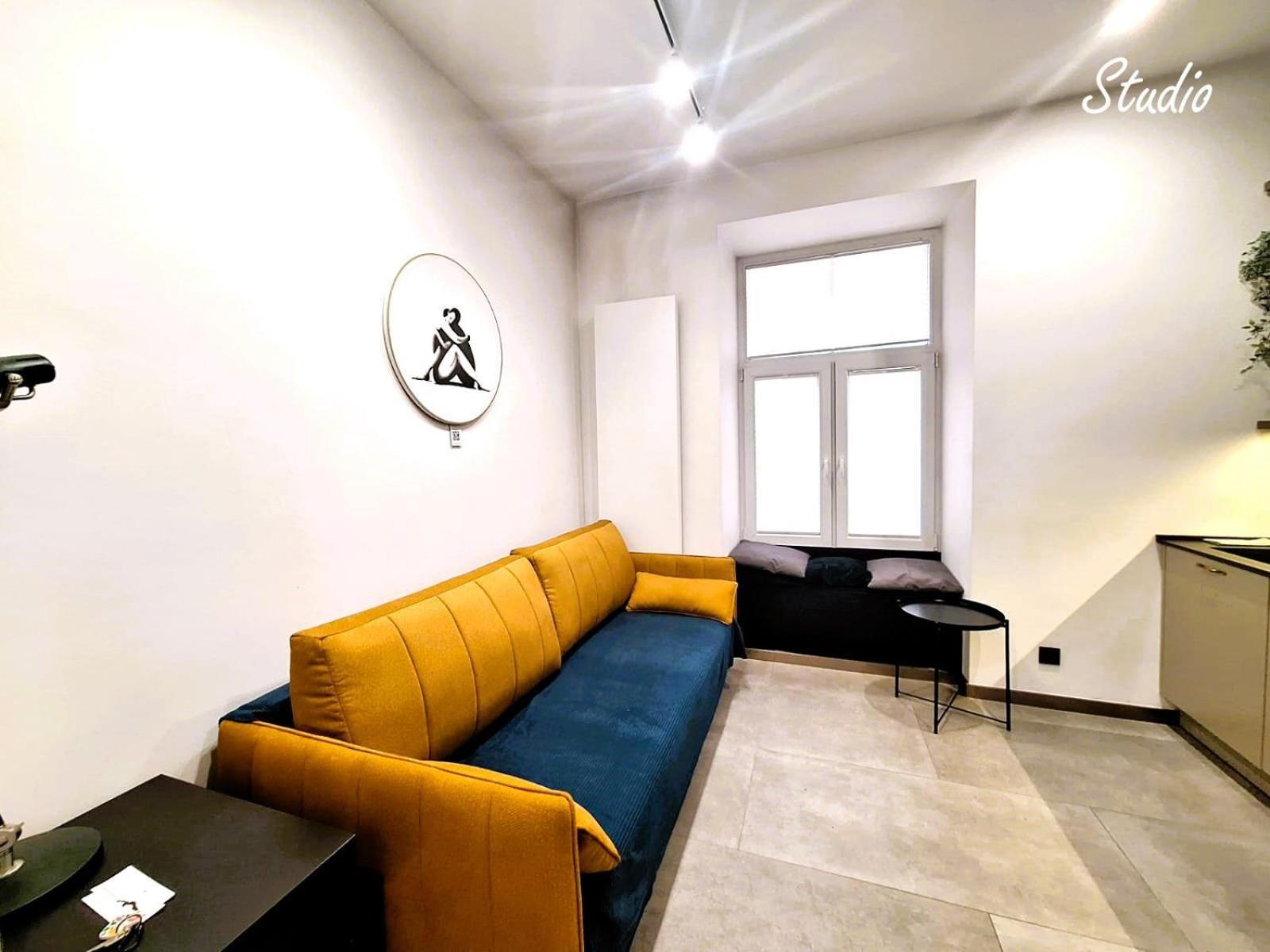 Gold City Point Piotrkowska 37 우치 외부 사진